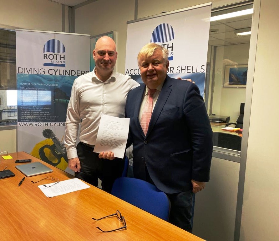 CYLINDERS HOLDING buys a majority of Roth Mions in France.